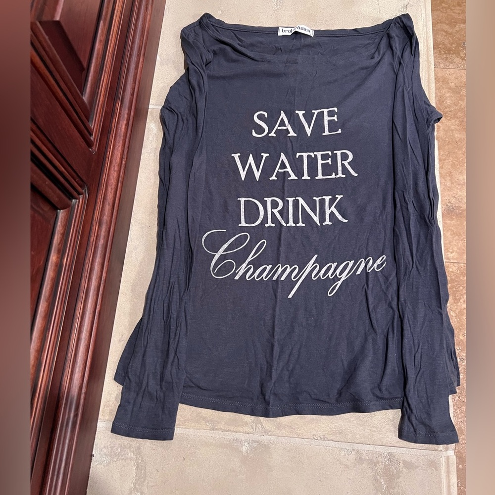 Women’s Gray Long Sleeve Graphic Tee ‘Save Water Drink Champagne’